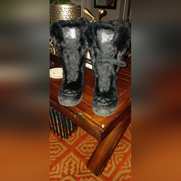 Coach fur lined snow boots - Picture 3 of 7